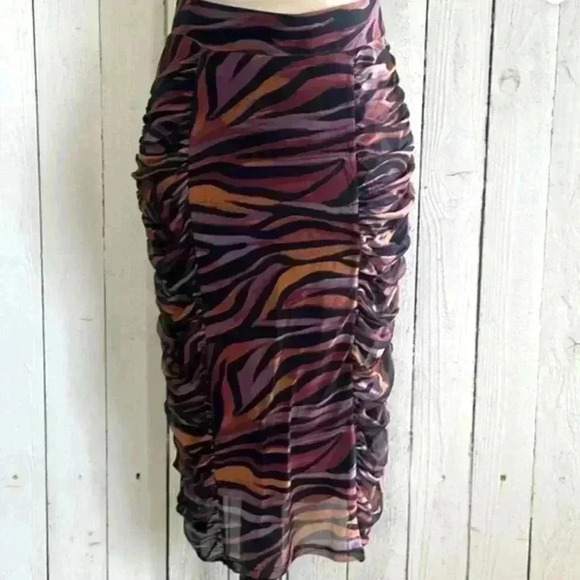 Cable & Gauge Blouse and Skirt Set - Picture 7 of 7